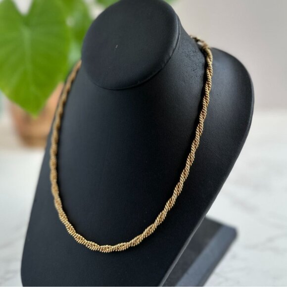 Vintage Monet Twisted Rope Gold-Tone Chain Necklace with Secure Clasp & Hallmark - Picture 6 of 7